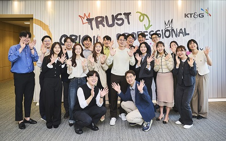 Photos of KT&G President Bang Kyung-Man&#39;s &#39;Casual Meeting&#39; with Employees