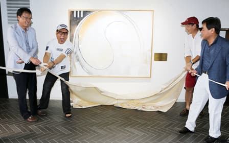 Young-nam Cho, Singer, donates National Flag Work of Art to KT&G Sangsang Madang in Memory of 70th Anniversary of Independence Day.