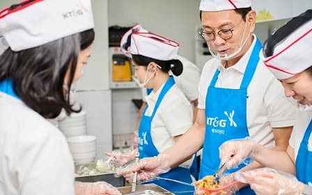 Photos of 'Love Meal Sharing' Meal Service Volunteer Activity