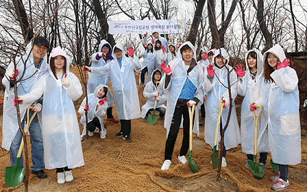 The KT&G Welfare Foundation (Board Chairman Gwak Young-gyun) conducted activities for the “Ecological Restoration of Bukhansan National Park Byways and Damaged Lands,” 