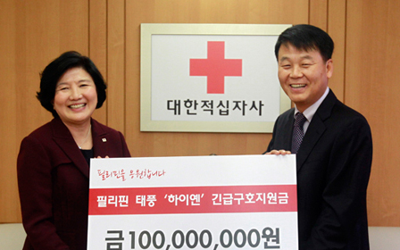 KT&G (CEO Min Young-jin) said that it will donate ₩100 million to the Philippines, which suffered enormous damage from Typhoon Haiyan. 